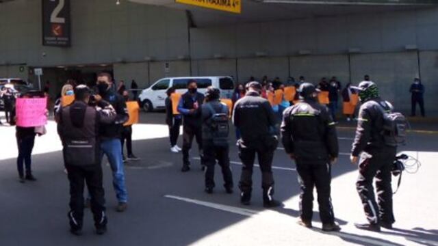 Manifestación de papás y mamás de niños con cáncer