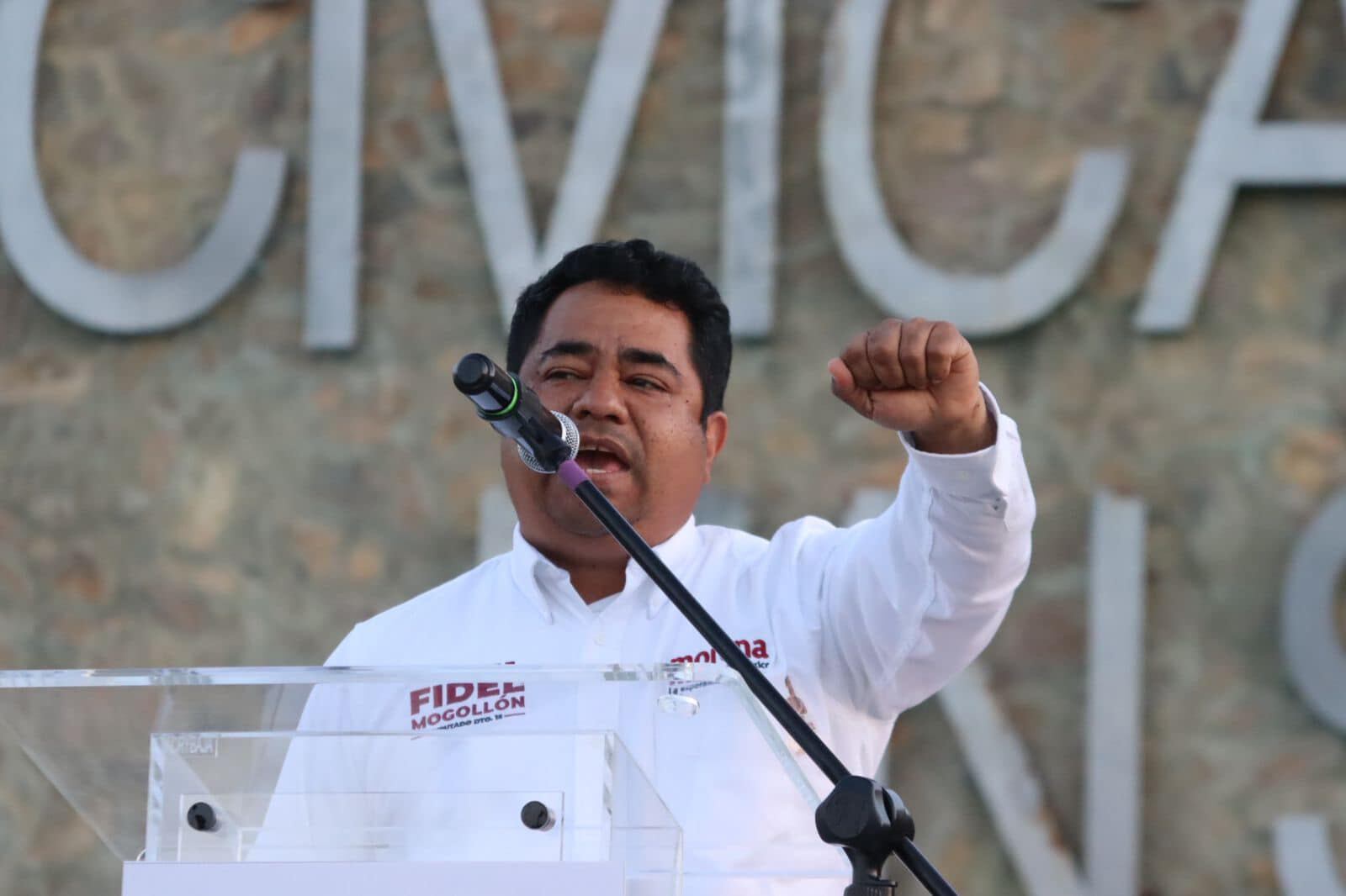¿Quién es Fidel Mogollón Pérez?