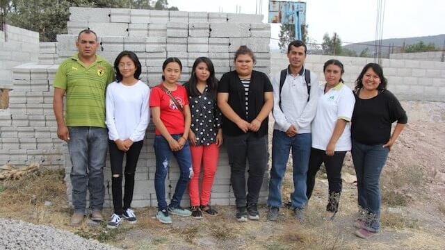 Estudiantes de Telebachillerato Comunitario La Monja junta beca para construir escuela