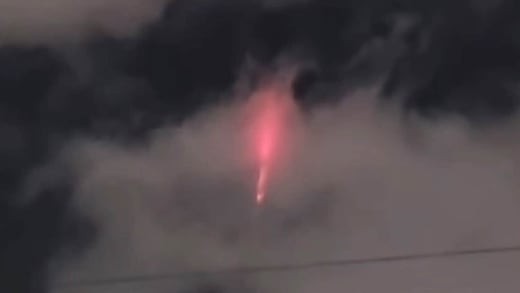 Extraña luz en el cielo sorprende a habitantes de Nuevo León