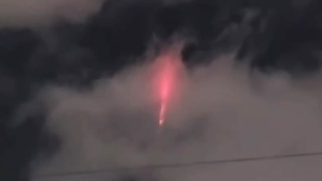 Extraña luz en el cielo sorprende a habitantes de Nuevo León