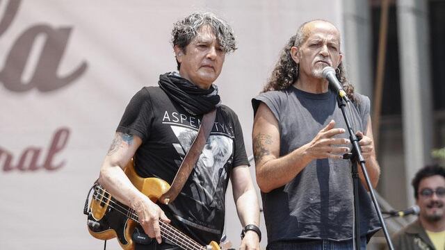 El músico y escritor Armando Vega Gil (izq), quien falleció en las primeras horas de este lunes.