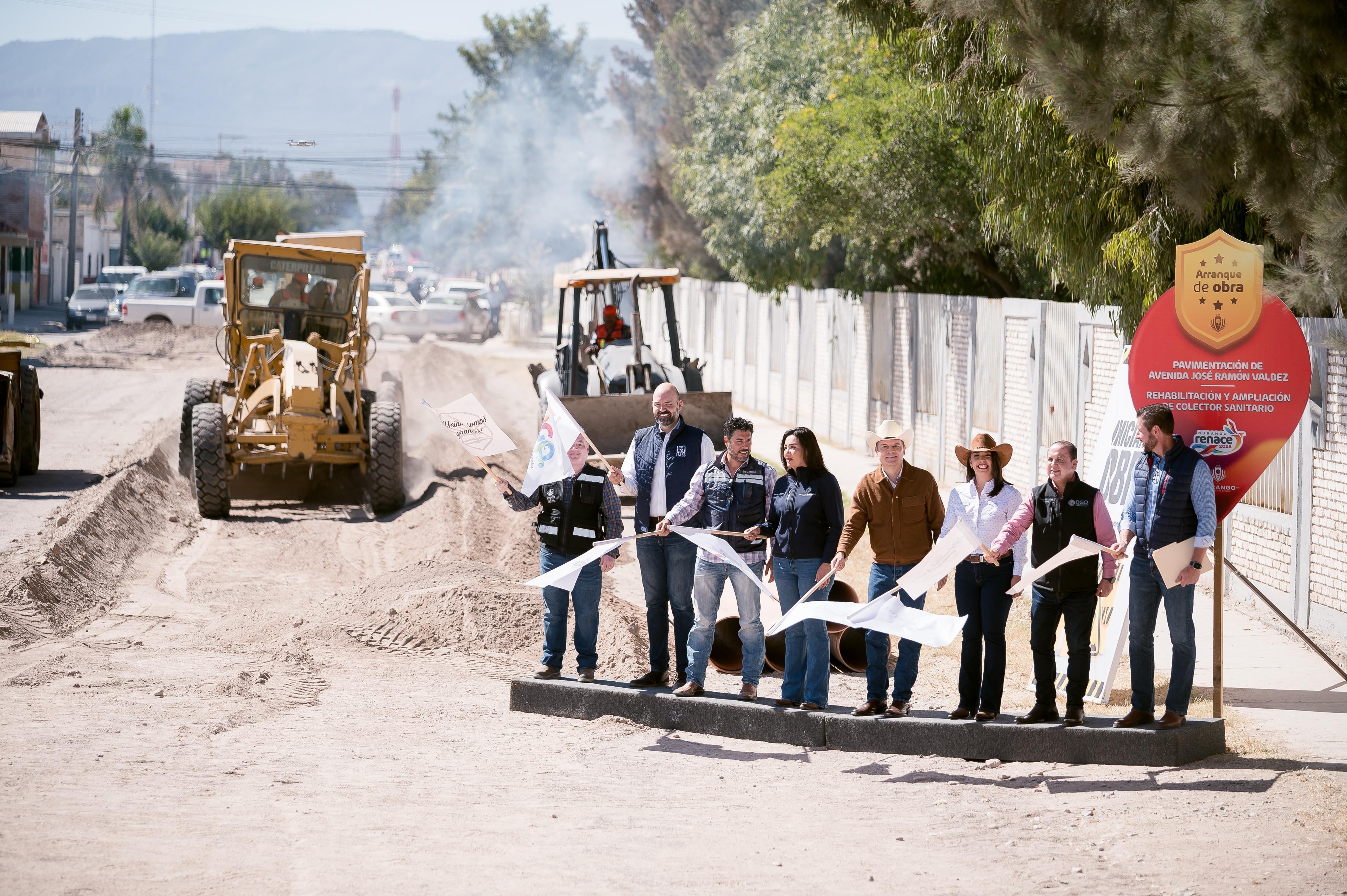 Gobierno de Durango impulsa pavimentación, drenaje y techos escolares