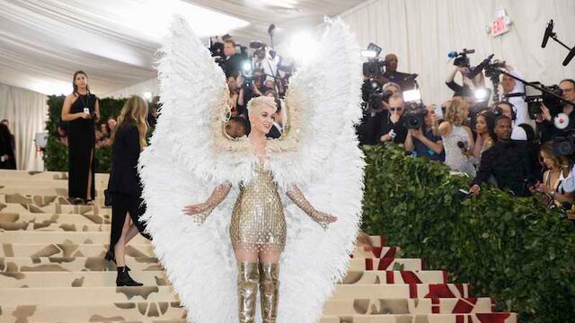 Katy Perry y sus alas de ángel impactan en el MET Gala