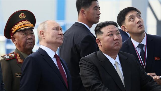 Vladimir Putin regala coche de lujo a Kim-Jong