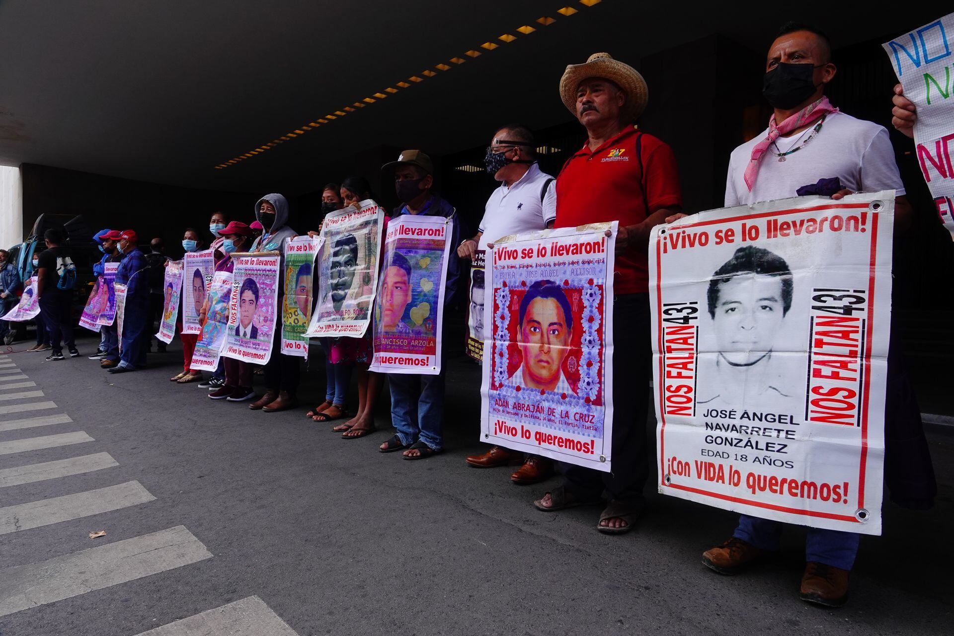 Familias de los 43 normalistas de Ayotzinapa
