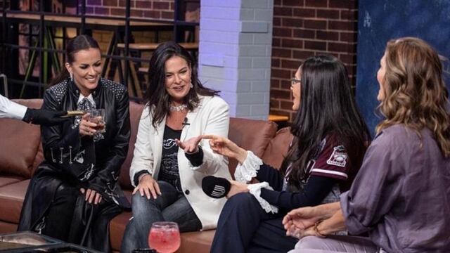 Alix Bauer y Edith Márquez en Montse y Joe