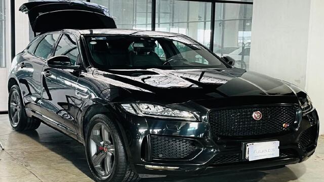 Camioneta de lujo con reporte de robo era exhibida en el Museo del Automóvil