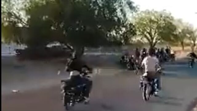 Jóvenes mueren por choque de motos