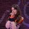 Anne Hathaway opaca a Kelly Clarkson cantando ‘Since U Been Gone’