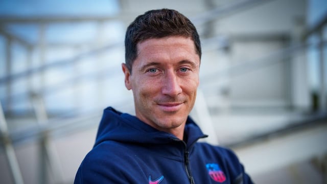 Robert Lewandowski ya está con el Barcelona.