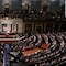 Cámara de Senadores de Estados Unidos aprueba impuesto a remesas de 1% en un final de película