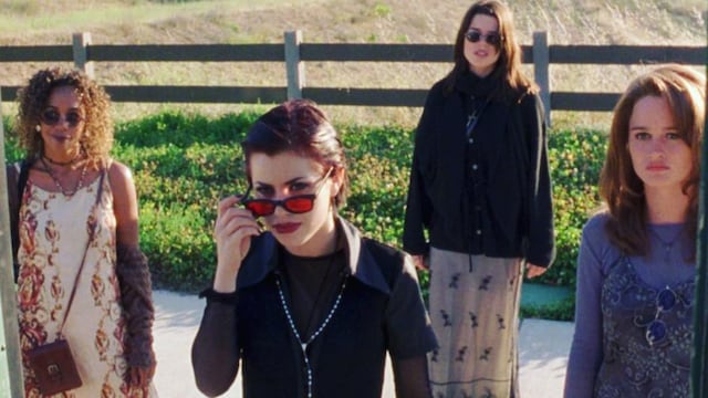 Actriz de Jóvenes Brujas está confundida por unas fotos donde sale del supermercado