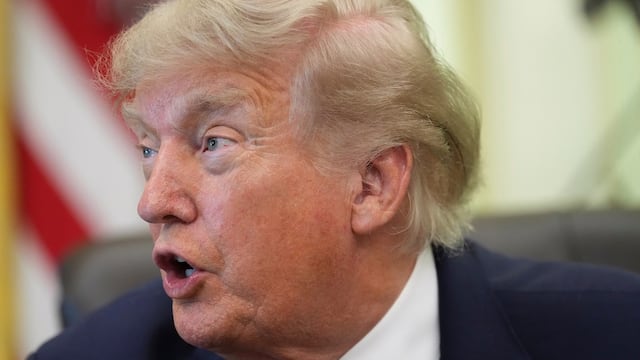 Revés para Trump: Corte Suprema frena restricción a la ciudadanía por nacimiento