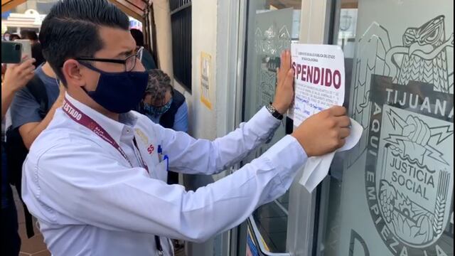 Funcionario del gobierno estatal clausura instalaciones médicas