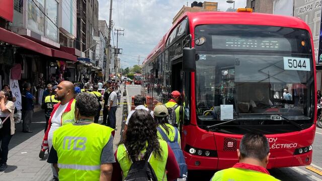 Metrobús CDMX atropella a un hombre en corredor de la Línea 4