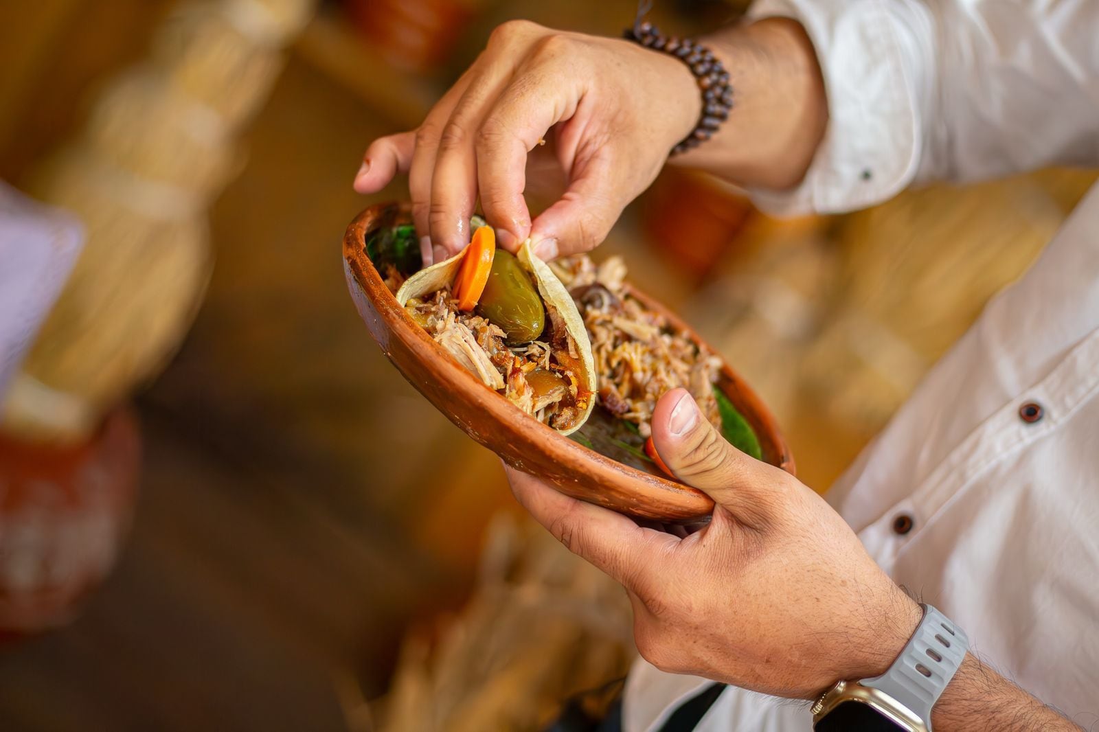 Alfredo Ramírez Bedolla invita a votar por las Carnitas Michoacanas