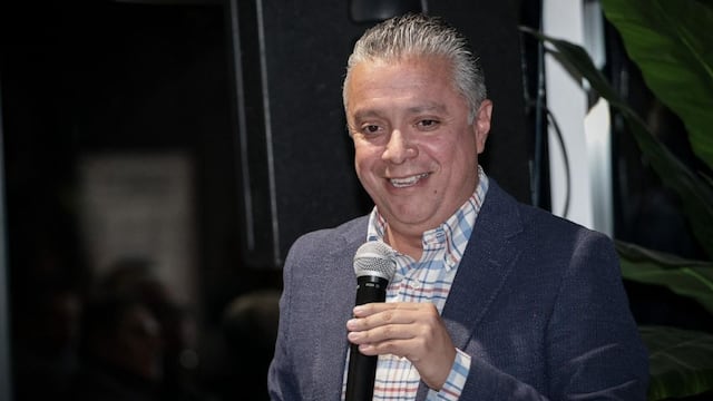 Exhiben a Luis Navarro, secretario de Finanzas de Michoacán, por chamarra Moncler de $20 mil pesos