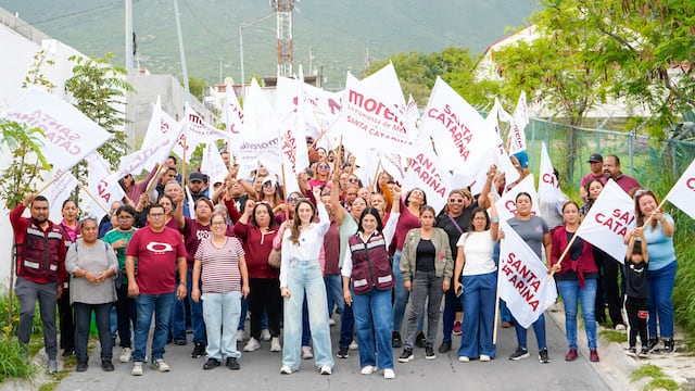 Liz Galicia suma a más de 250 simpatizantes en recorrido por Santa Catarina