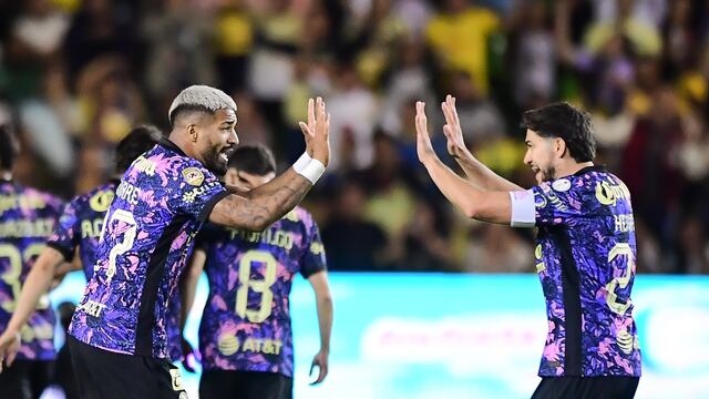 Rodrigo Aguirre y Henry Martín con América.