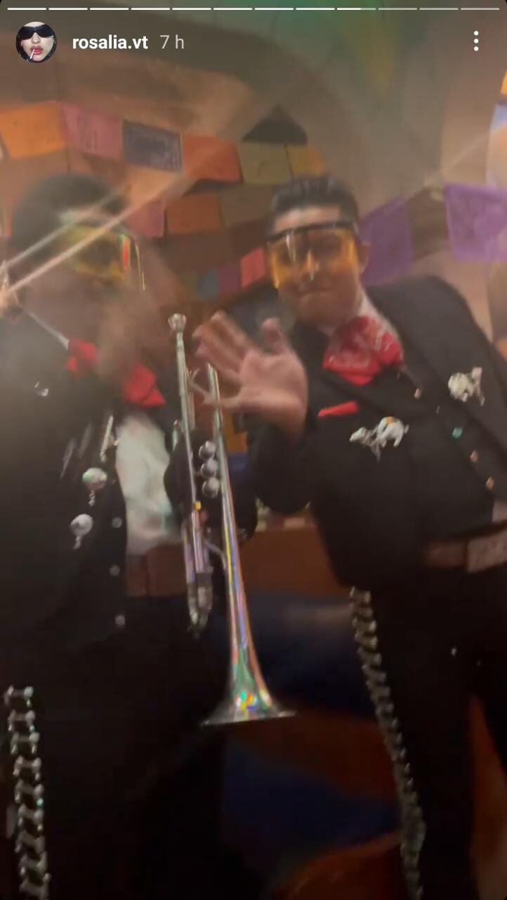 Rosalía festeja con mariachi