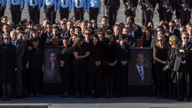 Funeral de Estado para Martha Érika Alonso y Rafael Moreno Valle en la Plaza Victoria