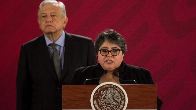 Raquel Buenrostro. Compra de pipas.