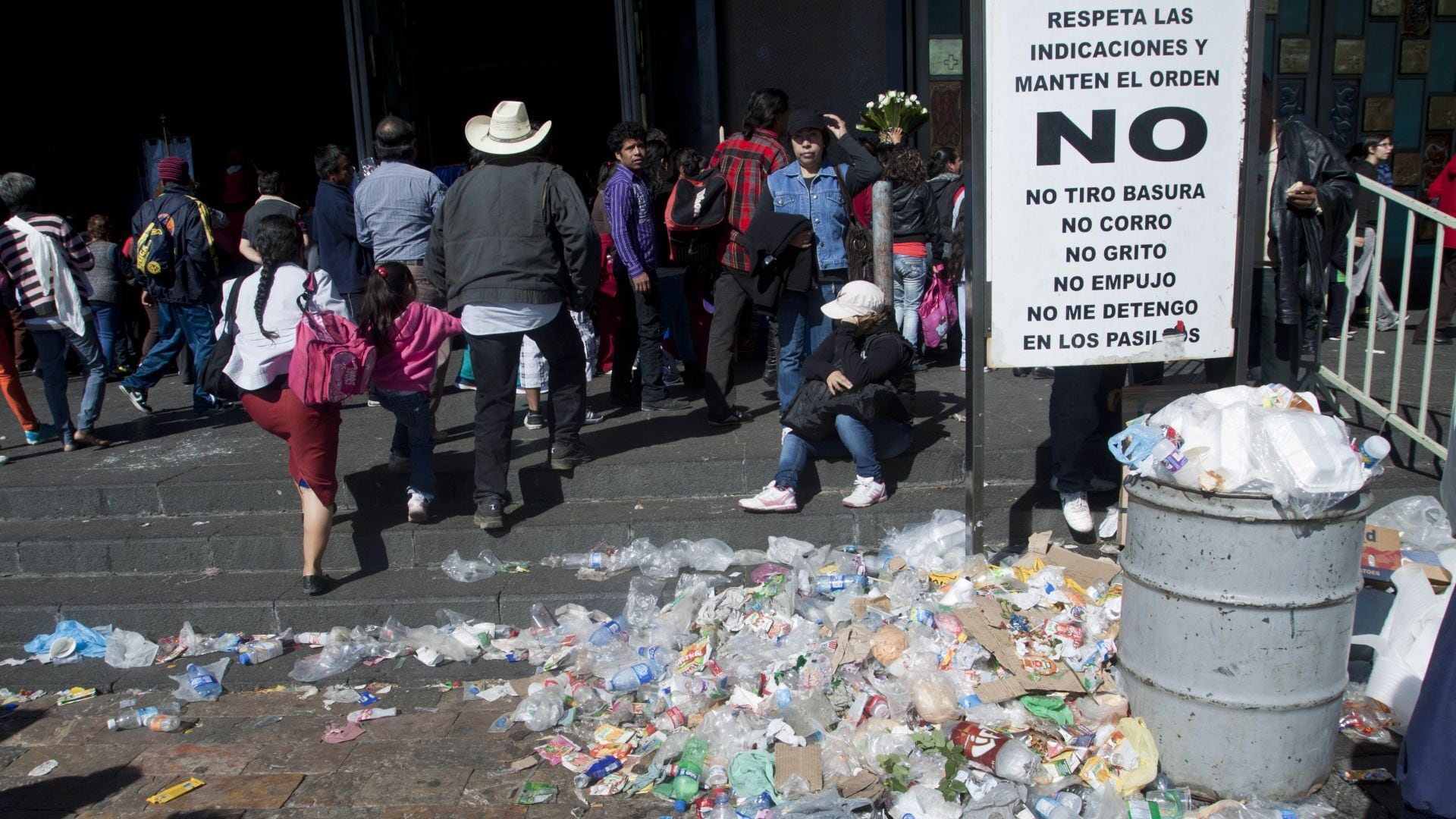 Más de 1000 toneladas de basura tras peregrinación del Día de la Virgen