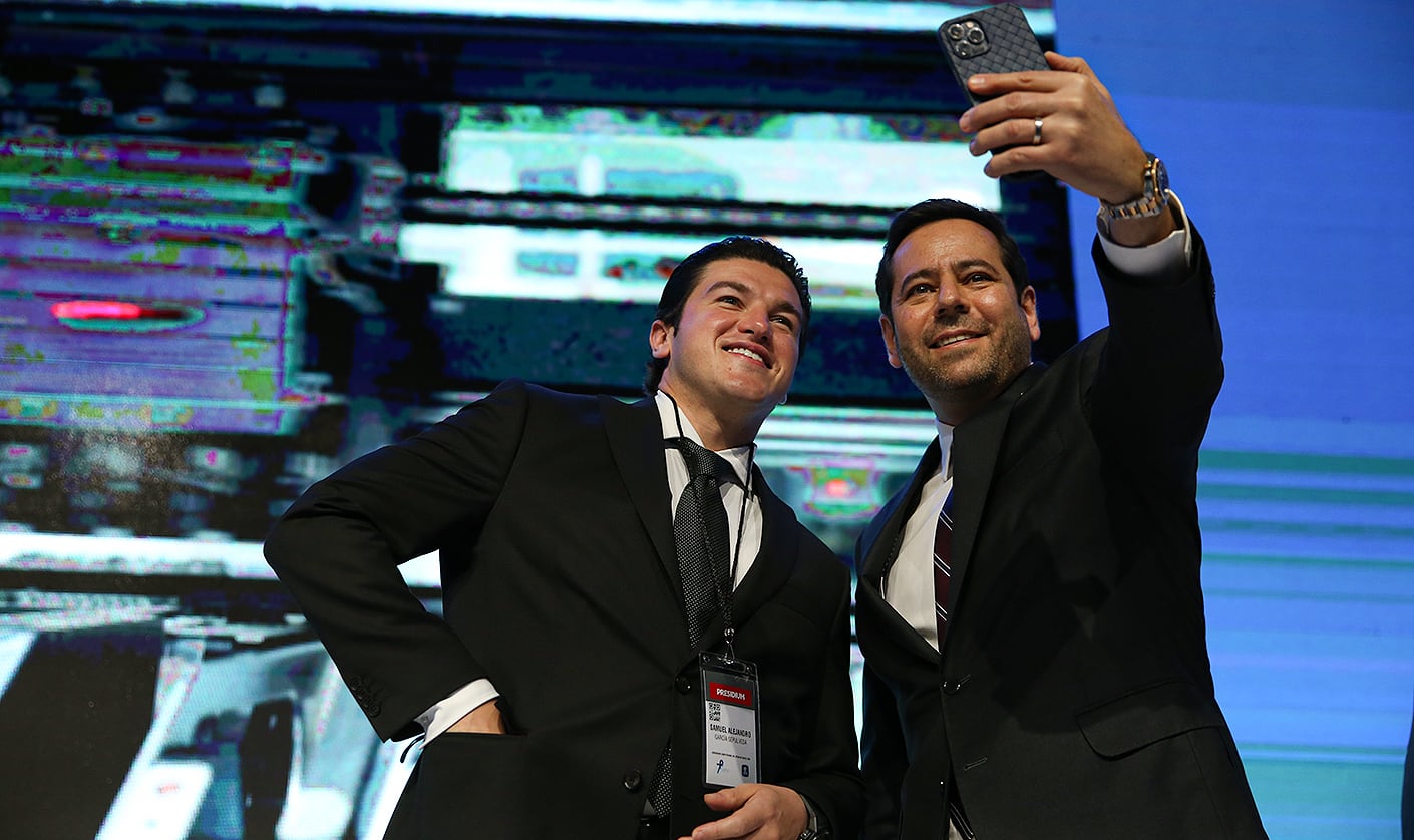 Samuel García en la presentación del plan 'Así Asciende Nuevo León'