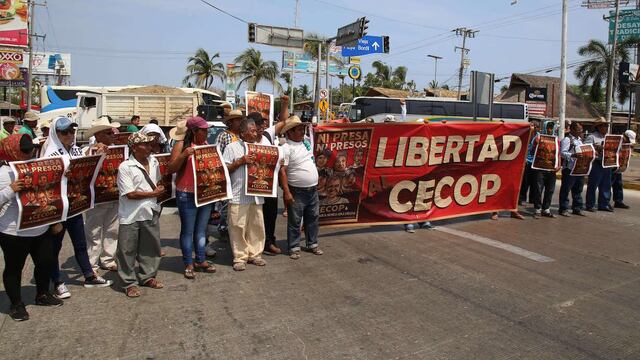 Protesta de integrantes del CECOP por la liberación de sus compañeros.
