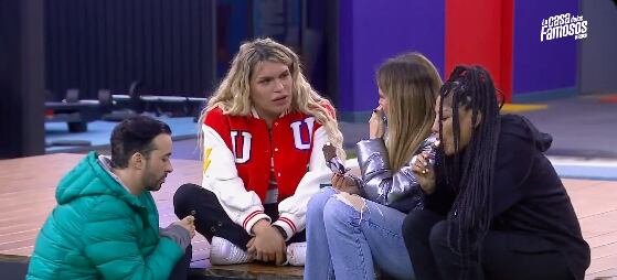 Wendy Guevara expresa que siempre se pone cachonda con solo comer unas quesadillas