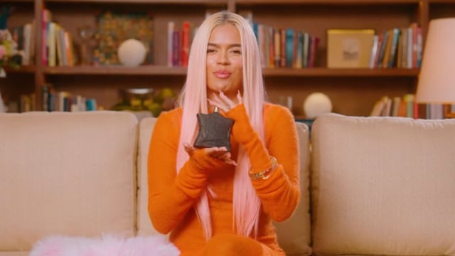 Karol G se niega a revelar qué perfume usa