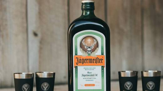 VIDEO: Aceptó en Sudáfrica el reto de beber Jägermeister en menos de 2 minutos y murió